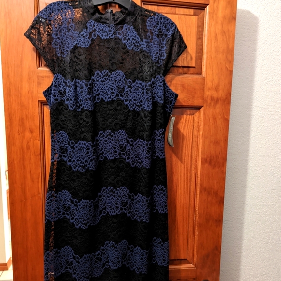 NY&Co High-Neck All-Over Lace Dress - Picture 1 of 2